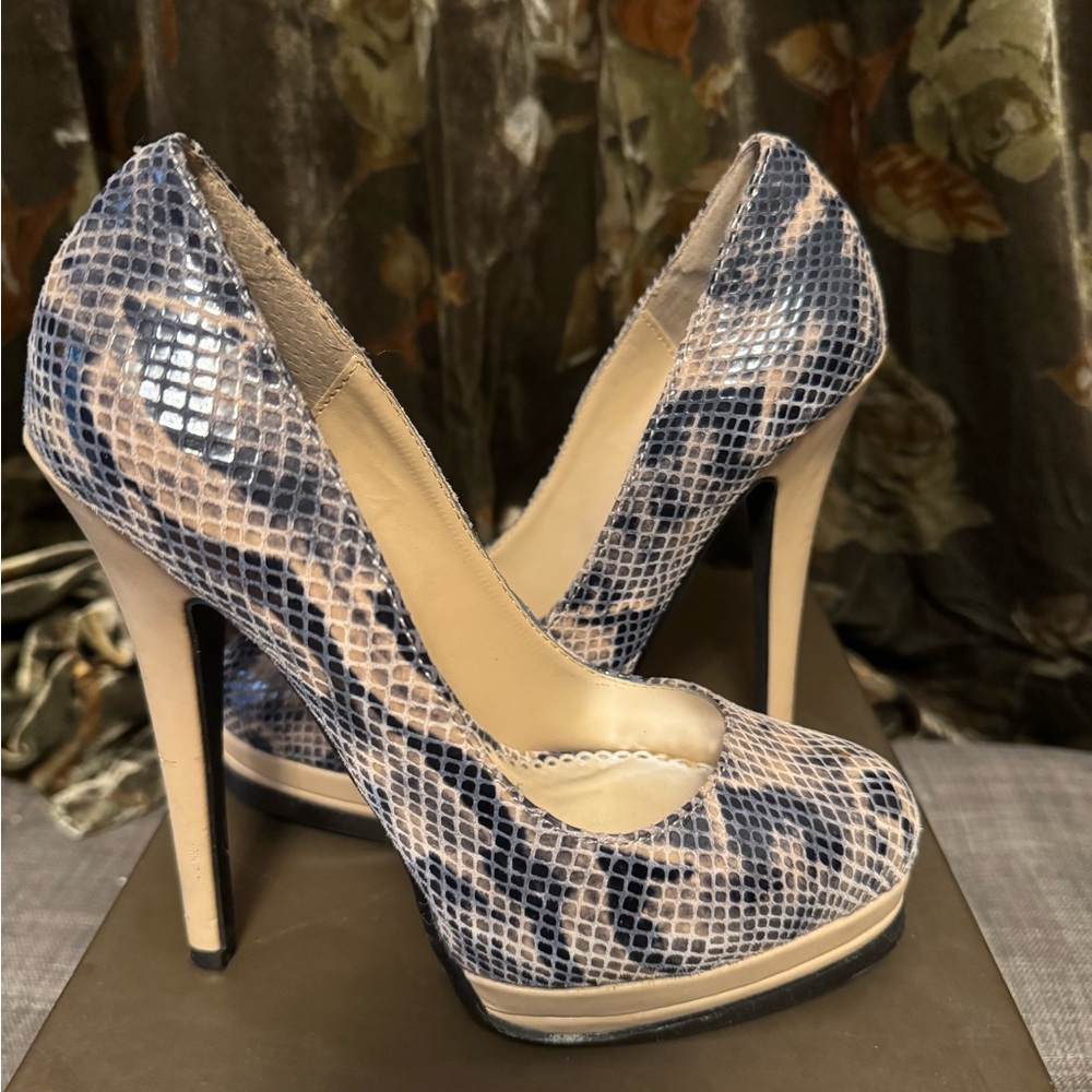 Brand NEW Elegant Snakeskin Patterned Heels